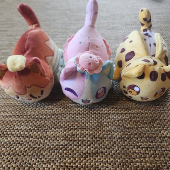 Aphmau MeeMeows Chocolate Chip Cookie Macaron Pancakes Plush Cat Kitten NWOT Lot - Picture 1 of 7